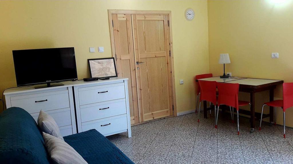 Lesanel - Guest House Арад Екстериор снимка